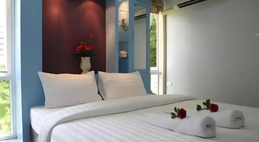 Bed in Huay Kaew Palace 1 Hotel Bed in Huay Kaew Palace 1 Hotel
