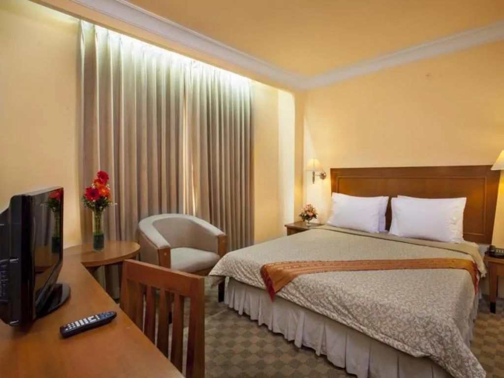 Bed in Nalendra Hotel