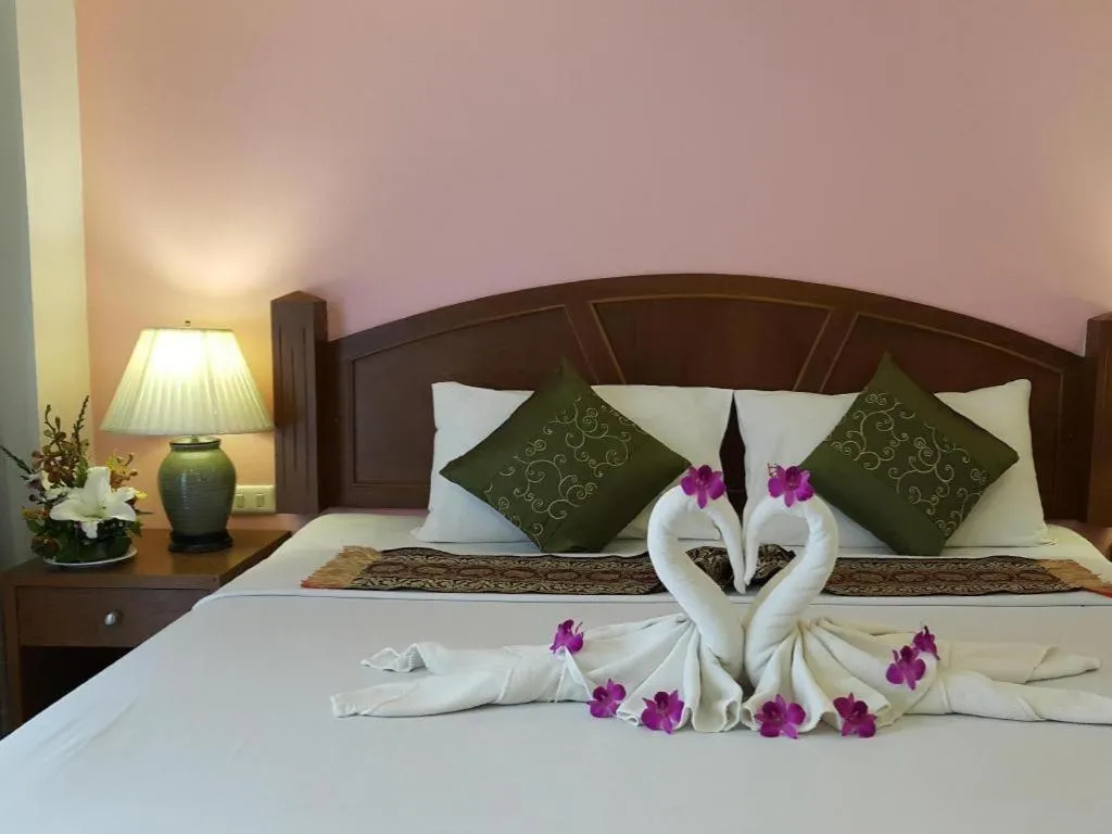 Bed in MT Hotel Patong