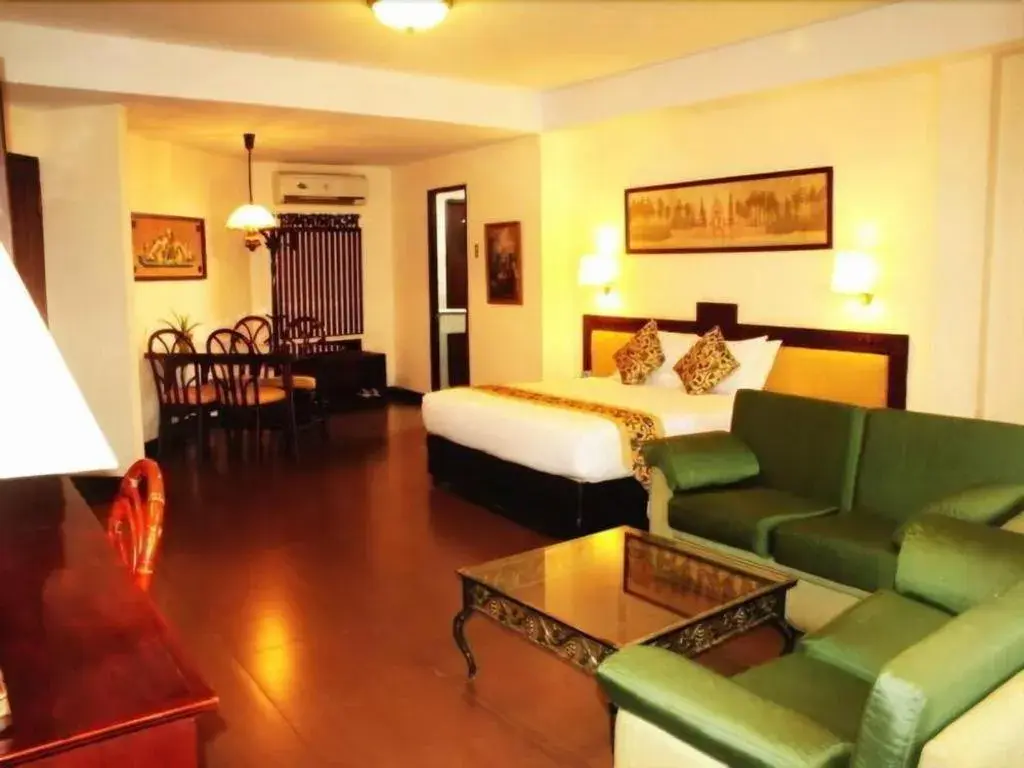 Losari Beach Hotel Makassar Losari Beach Hotel Makassar