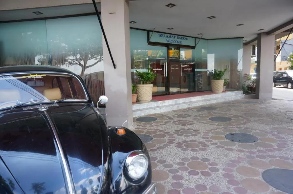 Losari Beach Hotel Makassar