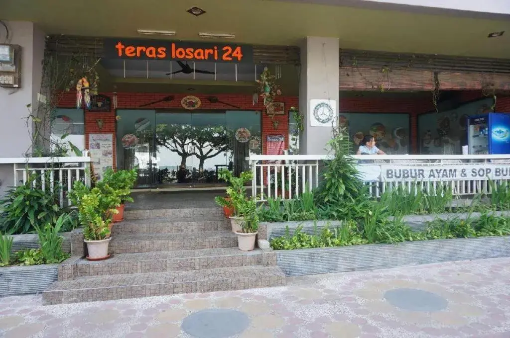 Losari Beach Hotel Makassar Losari Beach Hotel Makassar