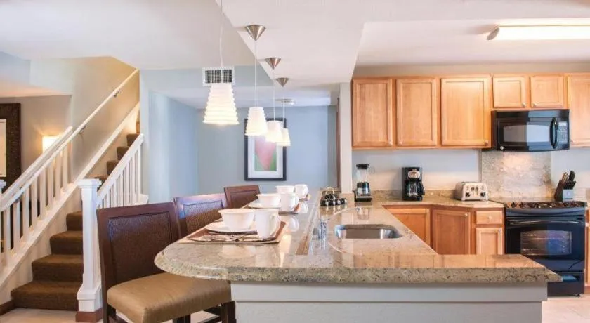 Wyndham Waikiki Beach Walk