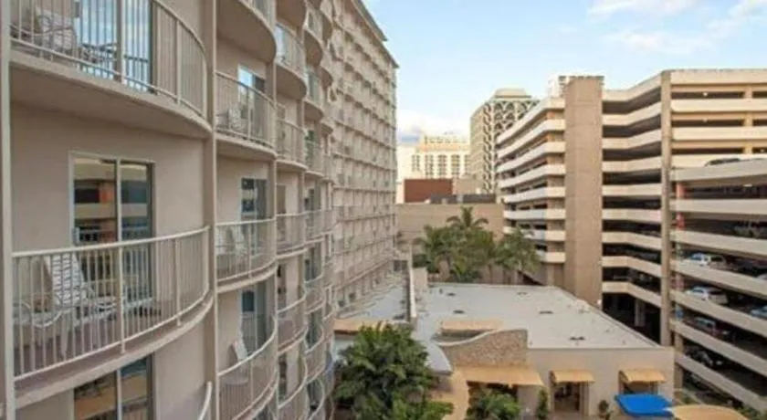 Wyndham Waikiki Beach Walk