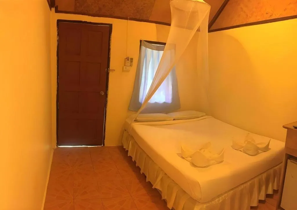 Bed in Phangan Cabana Resort