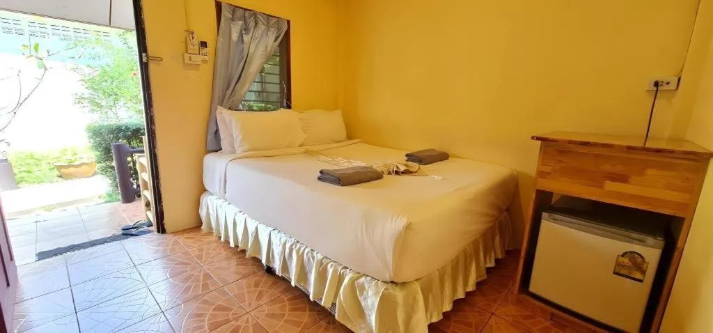 Bed in Phangan Cabana Resort