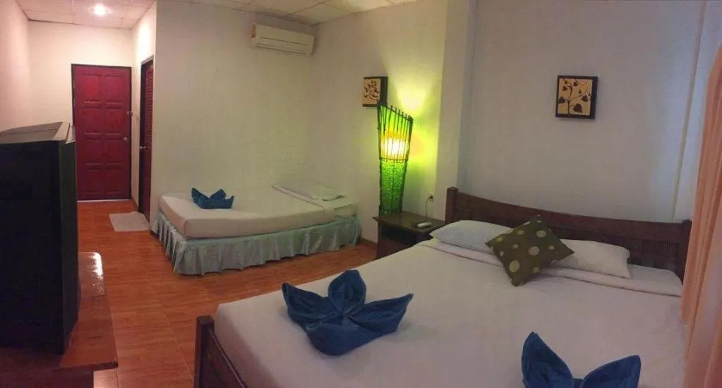 Bed in Phangan Cabana Resort