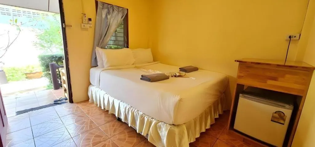 Bed in Phangan Cabana Resort