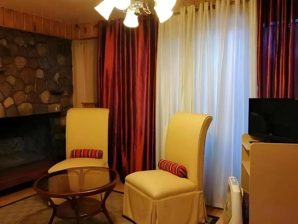 Mountain Lodge Hotel and Restaurant