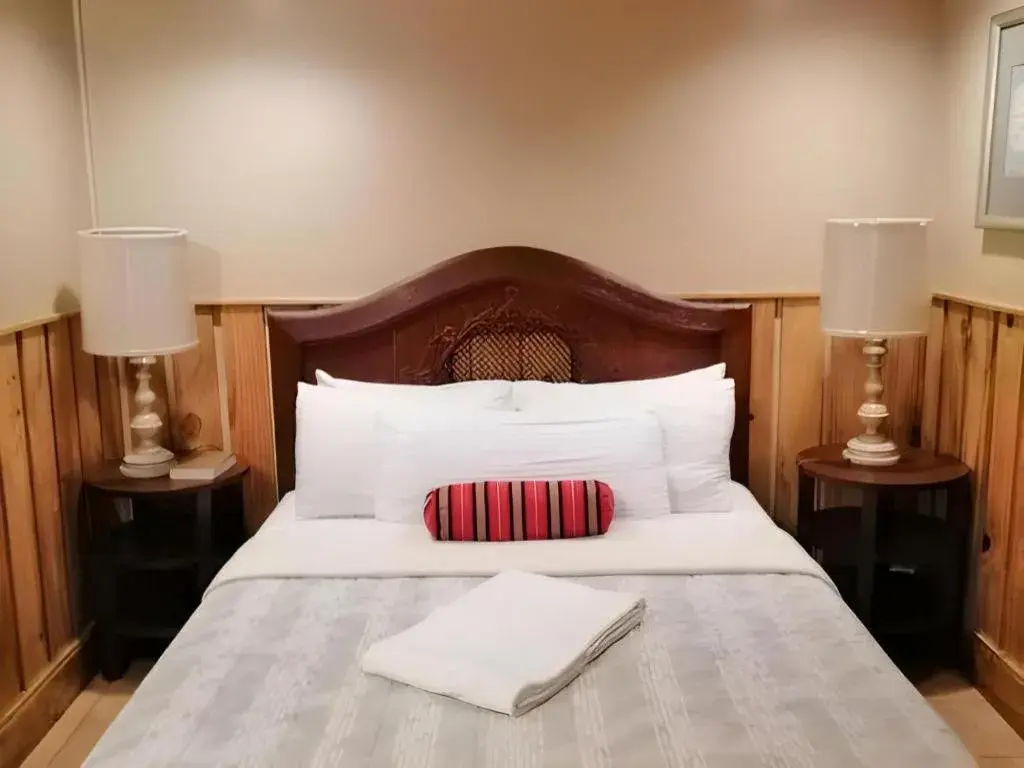 Bed in Mountain Lodge Hotel and Restaurant Bed in Mountain Lodge Hotel and Restaurant