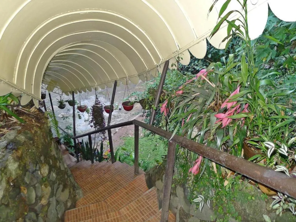 Mountain Lodge Hotel and Restaurant