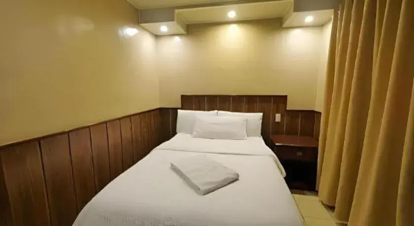 Bed in Mountain Lodge Hotel and Restaurant Bed in Mountain Lodge Hotel and Restaurant