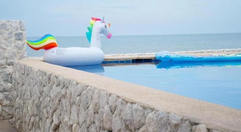 Sea Memories White Sand Beach Hotel