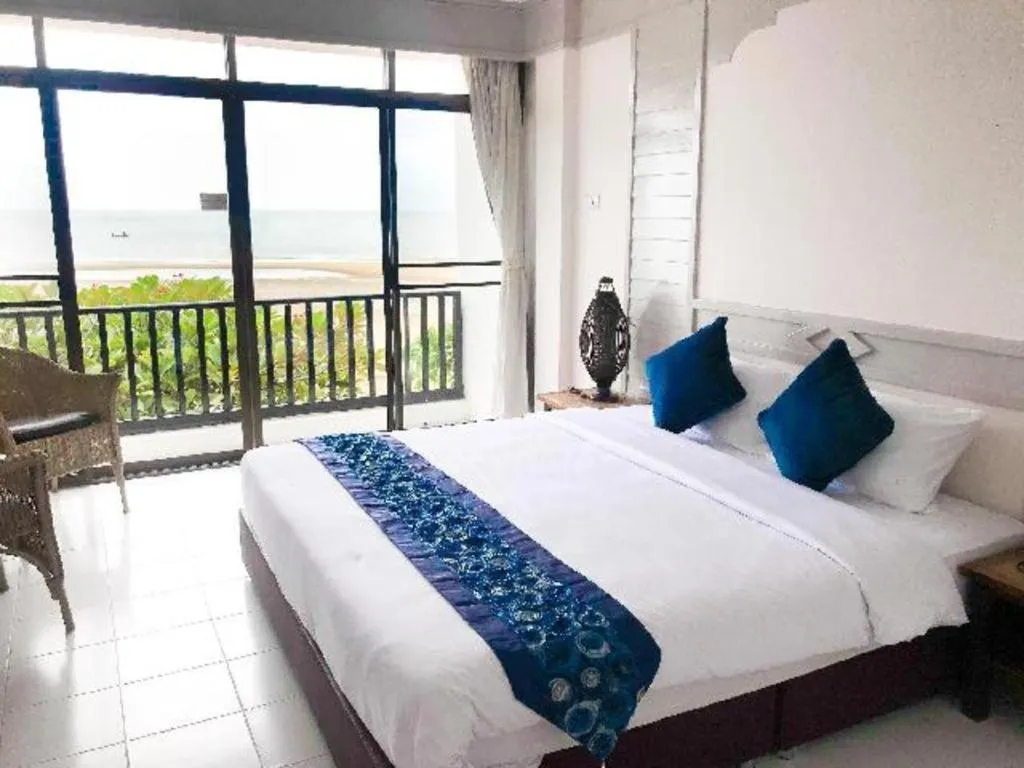 Bed in Sea Memories White Sand Beach Hotel