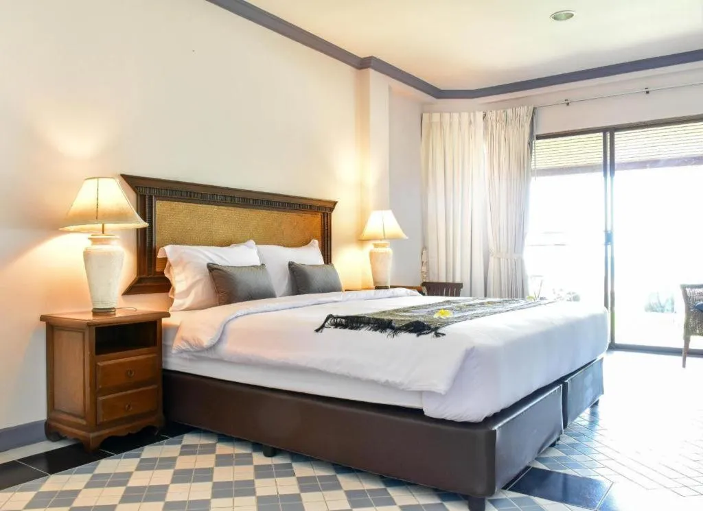 Bed in Sea Memories White Sand Beach Hotel