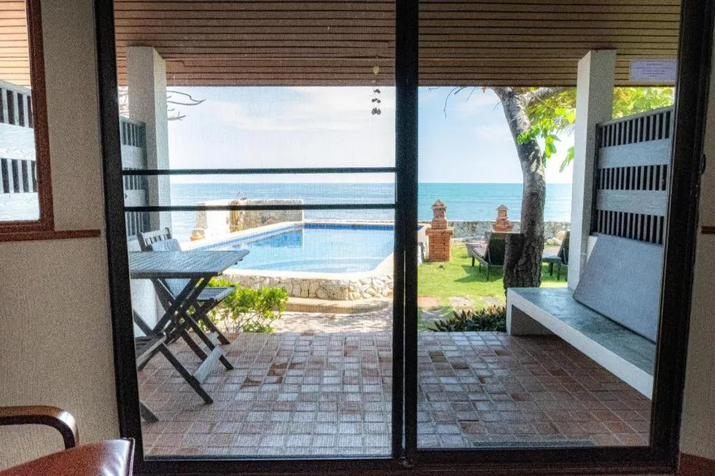 Sea Memories White Sand Beach Hotel