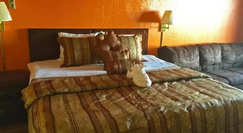 Bed in Americas Best Value Inn & Suites Macon at Sunset Dr Bed in Americas Best Value Inn & Suites Macon at Sunset Dr