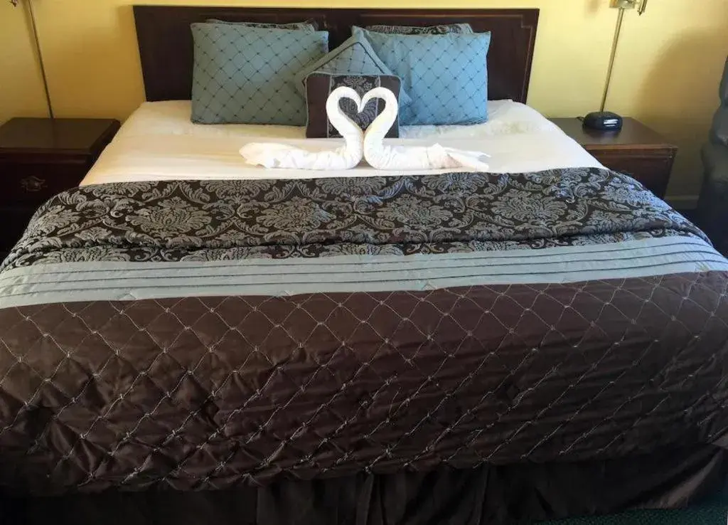 Bed in Americas Best Value Inn & Suites Macon at Sunset Dr Bed in Americas Best Value Inn & Suites Macon at Sunset Dr