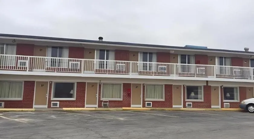 Americas Best Value Inn & Suites Macon at Sunset Dr