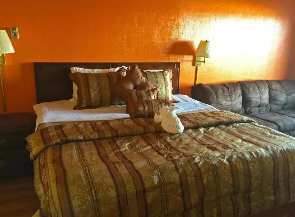 Bed in Americas Best Value Inn & Suites Macon at Sunset Dr Bed in Americas Best Value Inn & Suites Macon at Sunset Dr