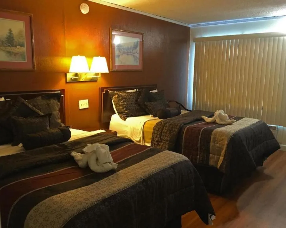 Bed in Americas Best Value Inn & Suites Macon at Sunset Dr