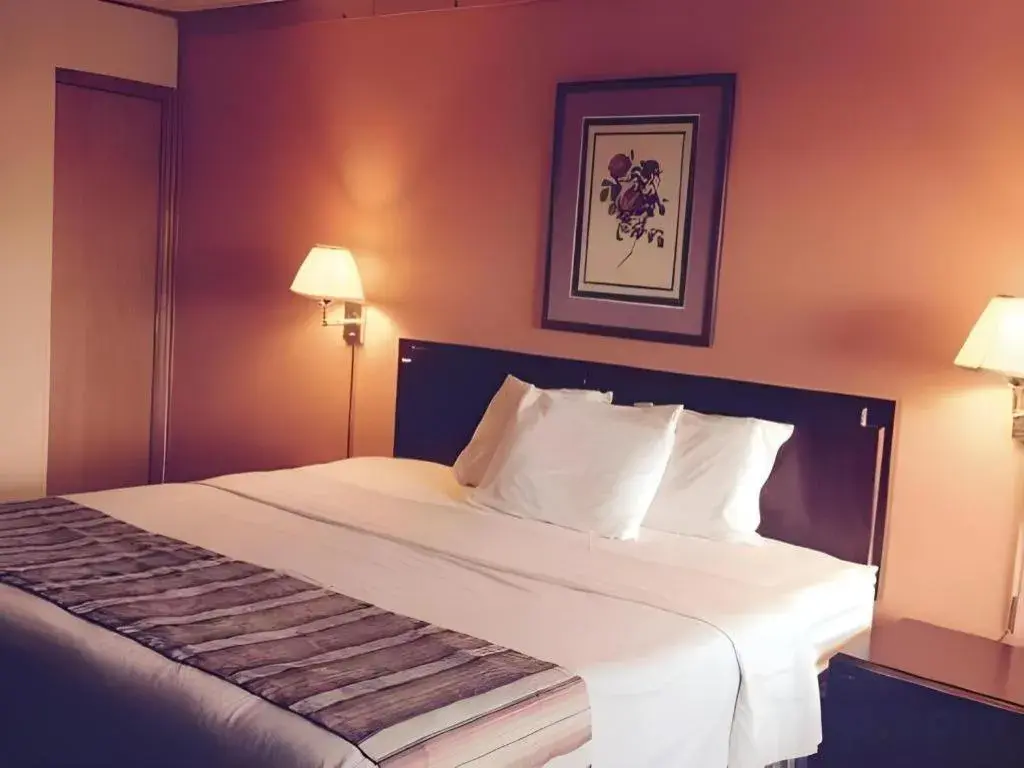 Bed in Americas Best Value Inn & Suites Macon at Sunset Dr Bed in Americas Best Value Inn & Suites Macon at Sunset Dr