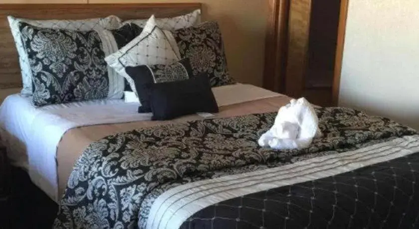 Bed in Americas Best Value Inn & Suites Macon at Sunset Dr Bed in Americas Best Value Inn & Suites Macon at Sunset Dr