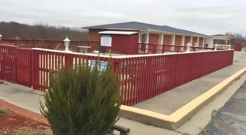 Americas Best Value Inn & Suites Macon at Sunset Dr