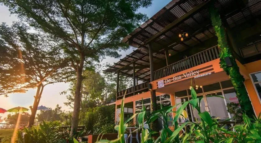 De Bua Valley