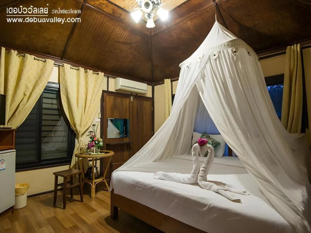 Bed in De Bua Valley