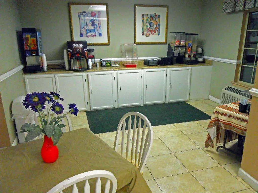 America's Best Inn - Beaufort