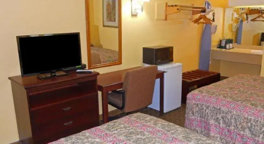 Bed in America's Best Inn - Beaufort Bed in America's Best Inn - Beaufort