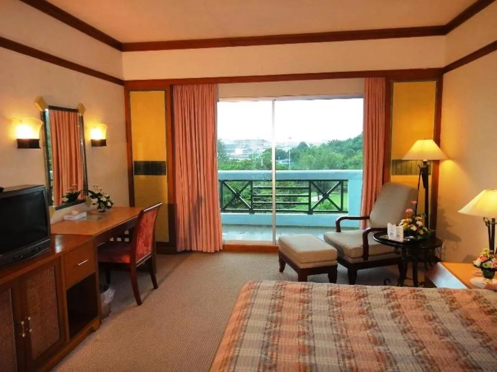 Bed in BP Samila Beach Hotel & Resort