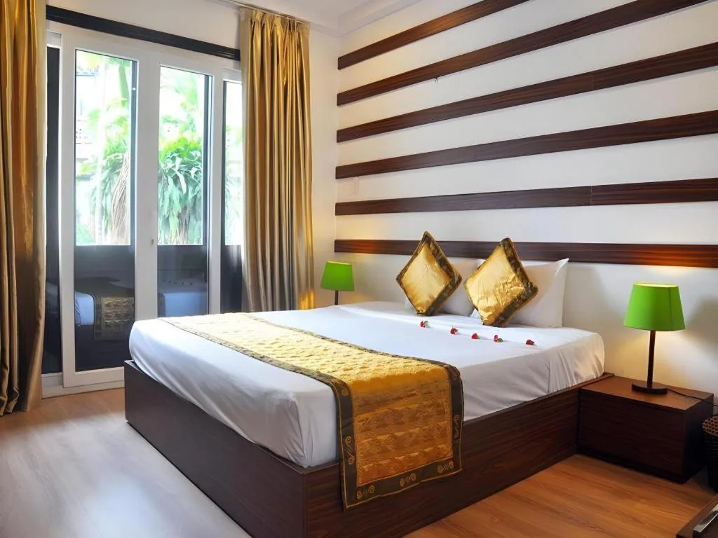 Bed in Vinh Hung 2 City Hotel