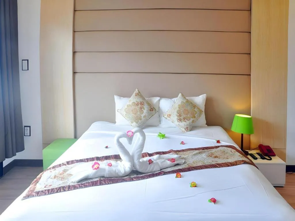 Bed in Vinh Hung 2 City Hotel