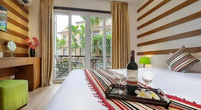 Bed in Vinh Hung 2 City Hotel