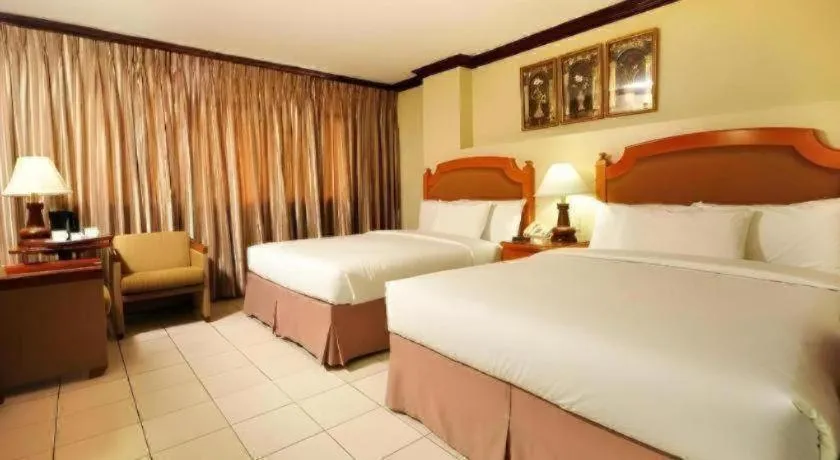 Bed in Las Palmas Hotel de Manila