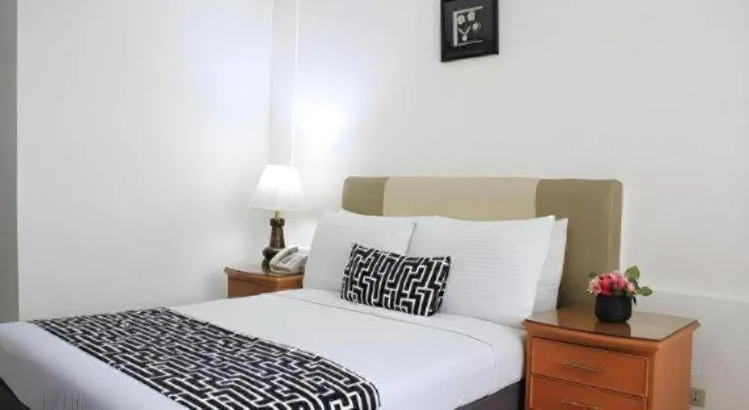 Bed in Las Palmas Hotel de Manila