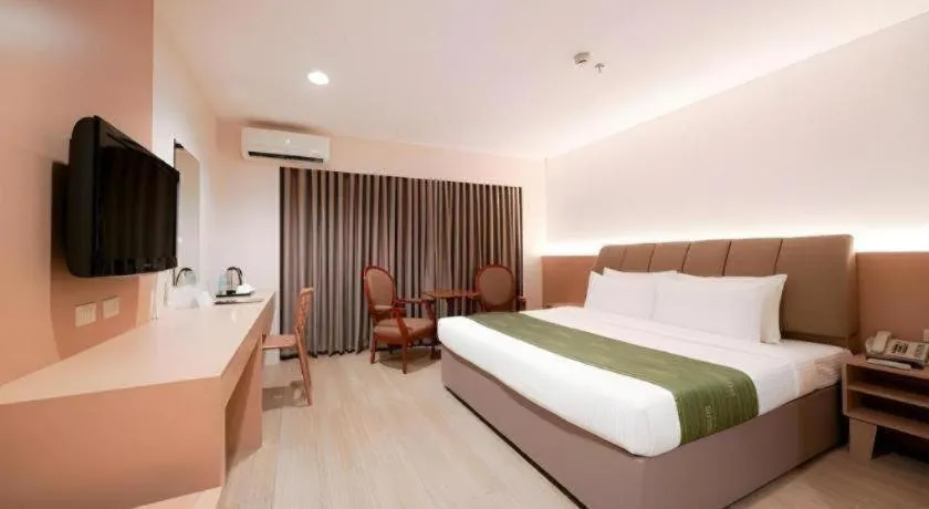 Bed in Las Palmas Hotel de Manila