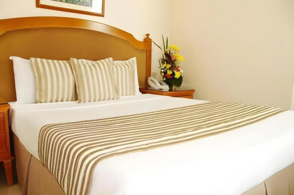 Bed in Las Palmas Hotel de Manila