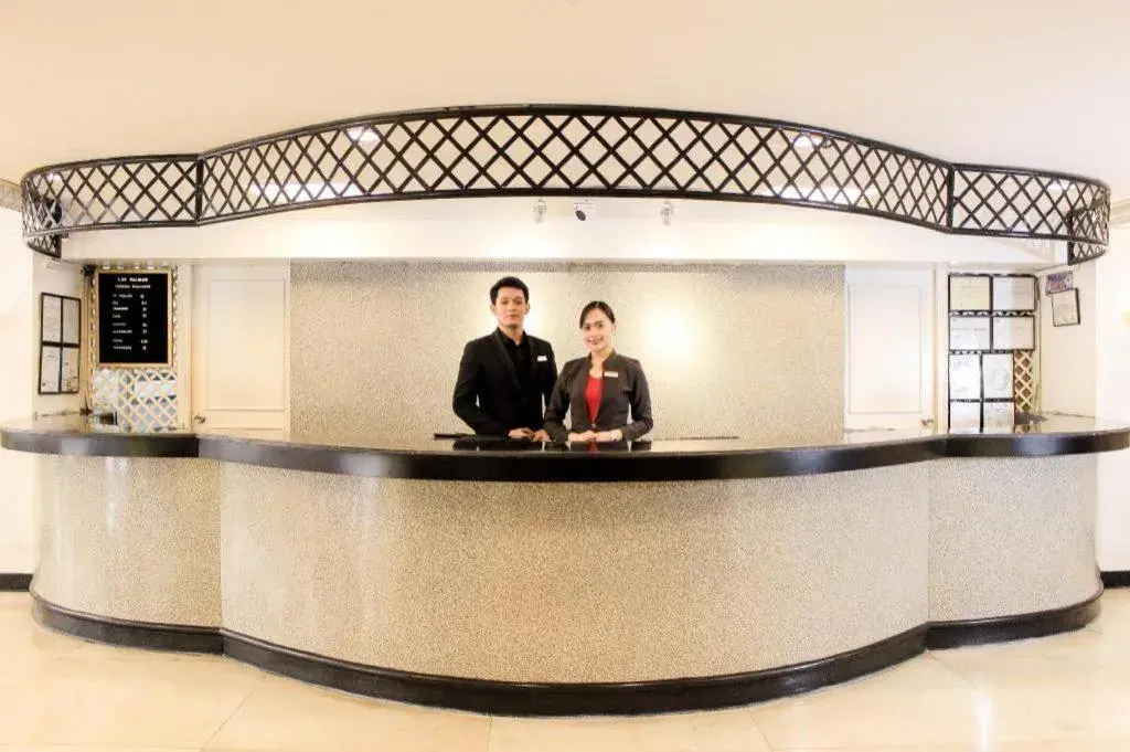 Las Palmas Hotel de Manila Las Palmas Hotel de Manila