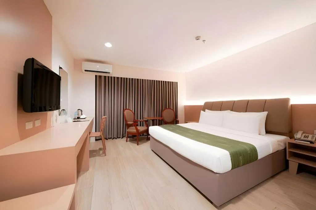 Bed in Las Palmas Hotel de Manila