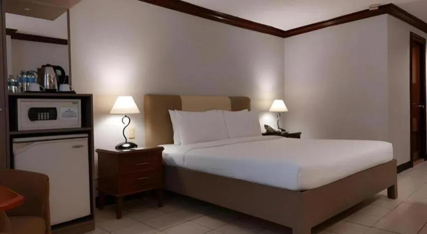 Bed in Las Palmas Hotel de Manila