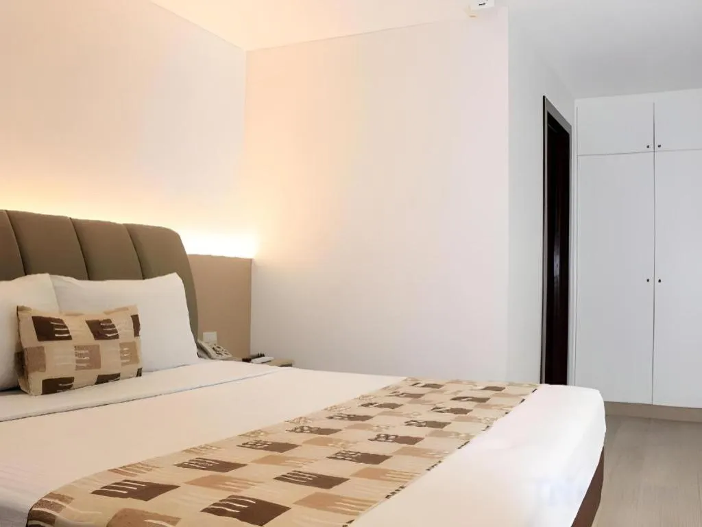 Bed in Las Palmas Hotel de Manila