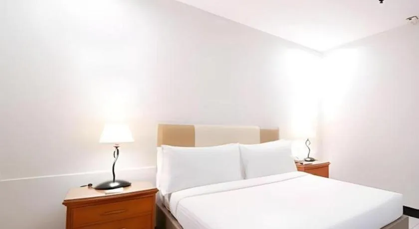 Bed in Las Palmas Hotel de Manila