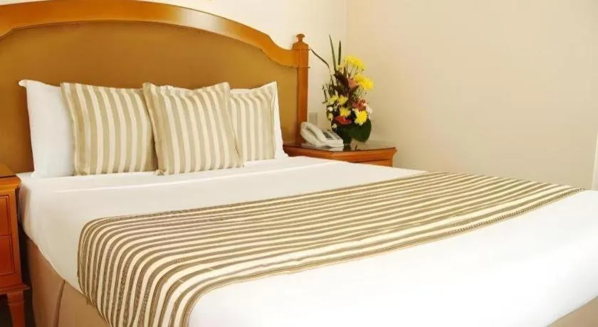 Bed in Las Palmas Hotel de Manila