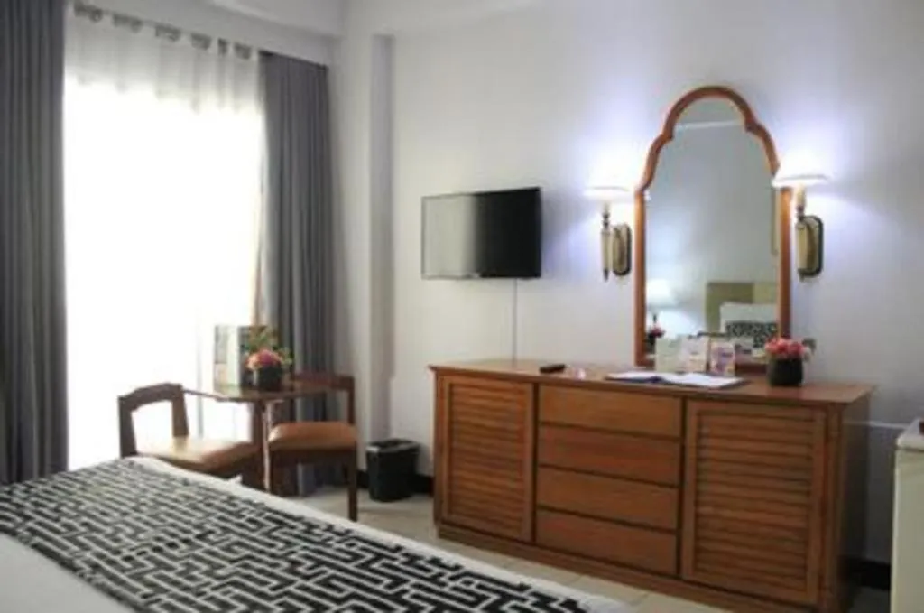 Bed in Las Palmas Hotel de Manila