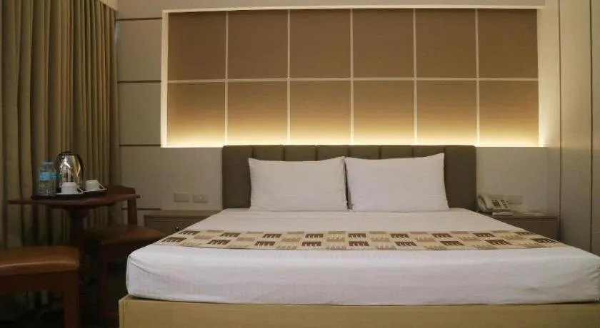 Bed in Las Palmas Hotel de Manila