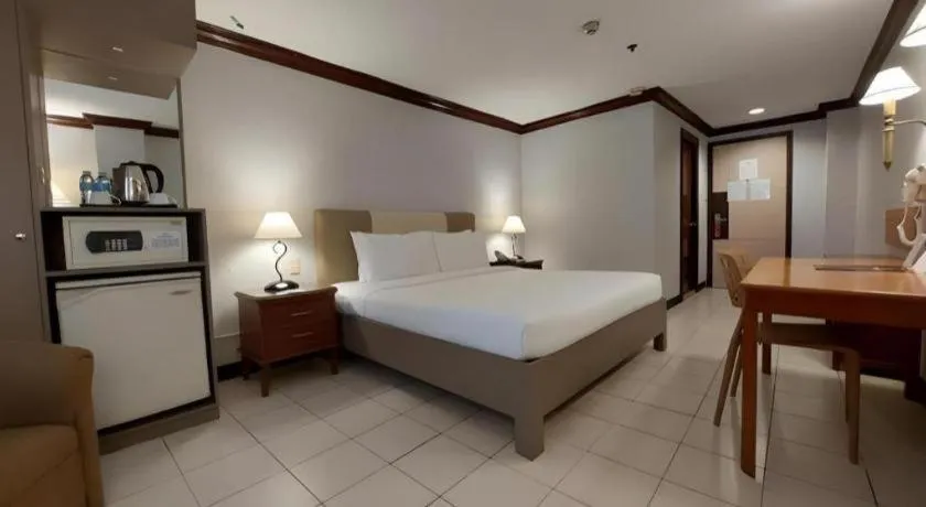 Bed in Las Palmas Hotel de Manila