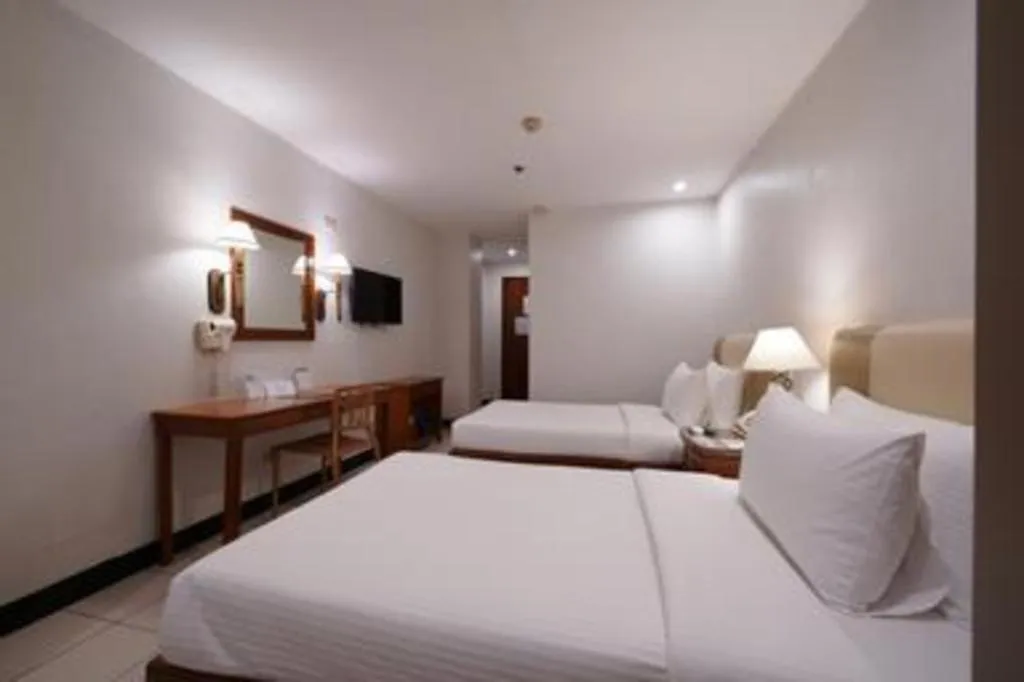 Bed in Las Palmas Hotel de Manila